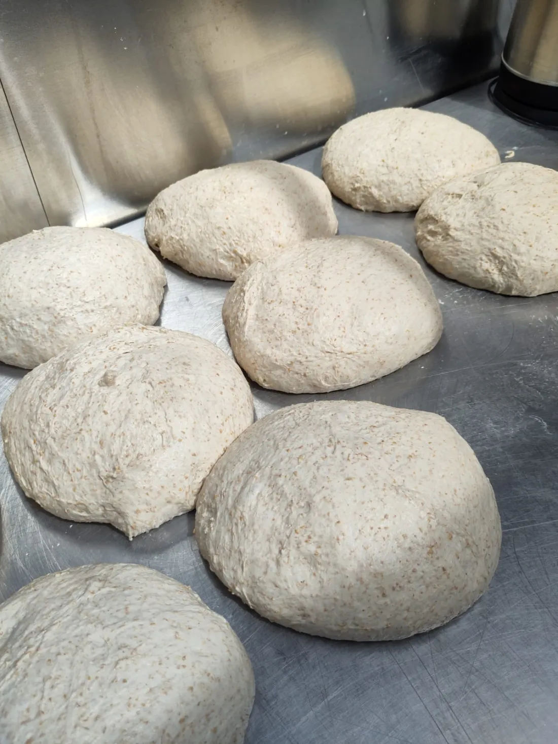 Deegbollen klaargemaakt tijdens een workshop bij Bakker Bram